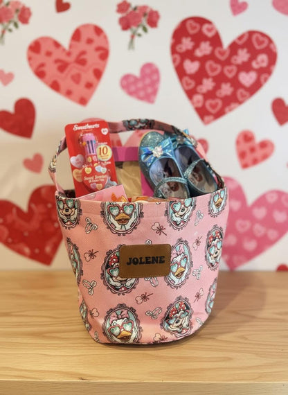 HOLIDAY BASKETS
